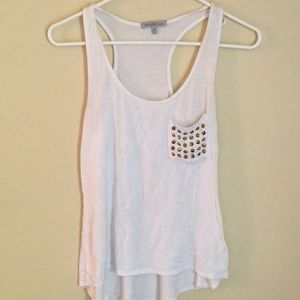 White loose tank